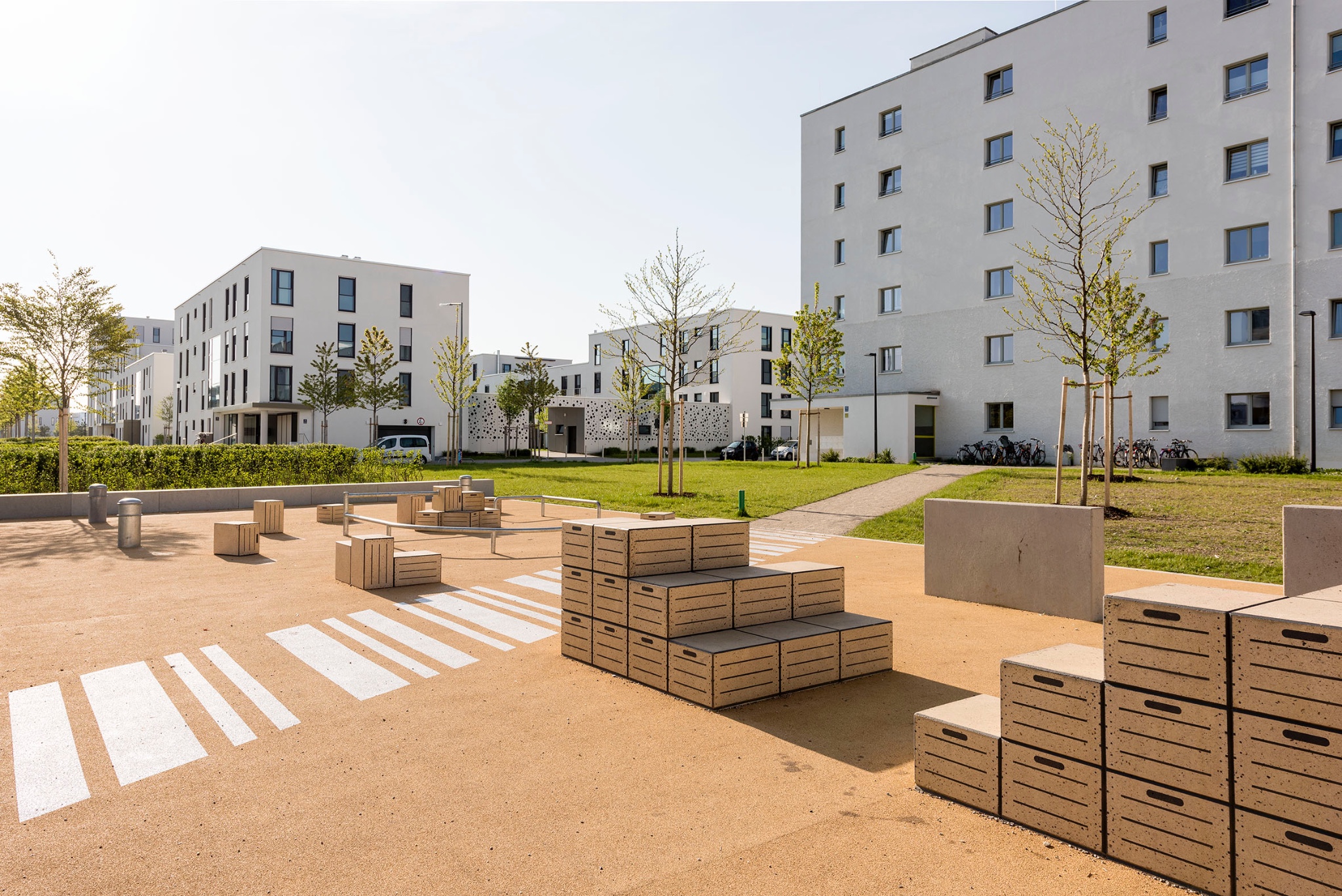 Öffentliche Grünfläche Hochäckerstraße München. Planung: ver.de Landschaftsarchitekten. Foto: Johann Hinrichs Photography