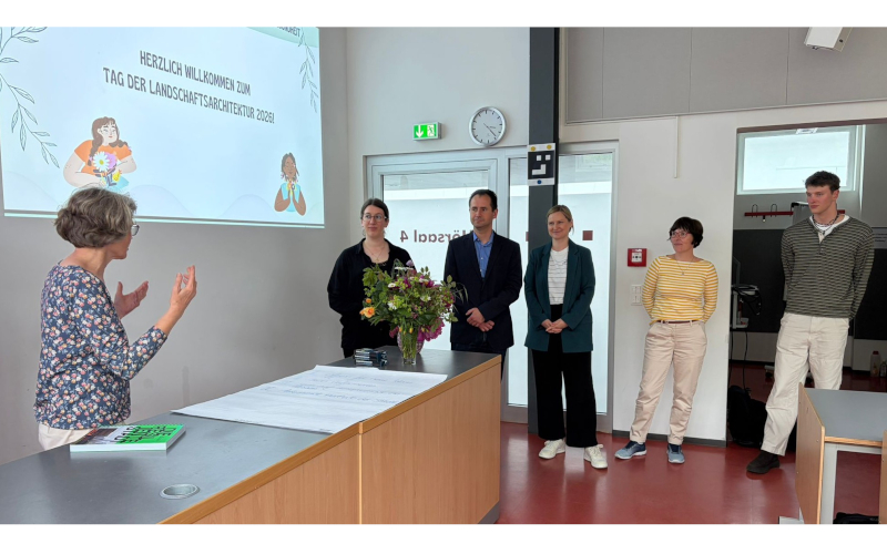Dank an die Vortragenden. (V.l.n.r.: Prof. Elke Mertens, Julia Manthe, Dr. Thomas Jenning, Kerstin Schuster, Jaqueline Sambale, Vincent Wanitschke) © U. Witzig I B. Gering